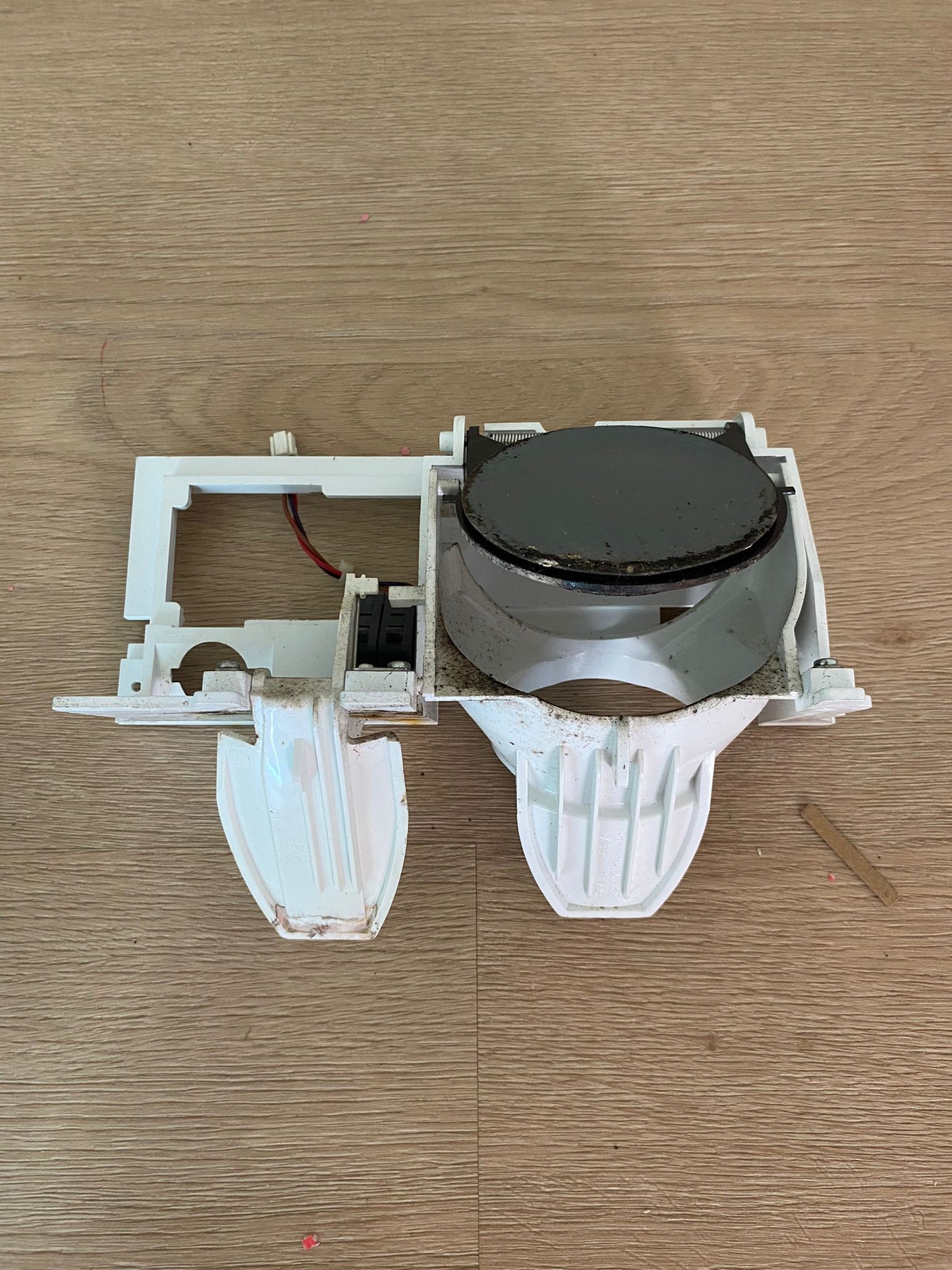 1456113 240558949 Westinghouse fridge freezer white I&W ice water dispenser paddle assembly WSE6070 WSE6970