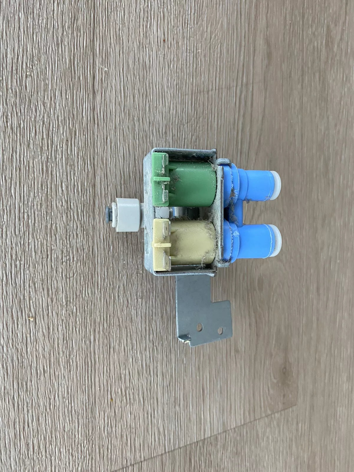 1451054 1454491 Westinghouse fridge solenoid dual push fit water valve WSE6070 WSE6970