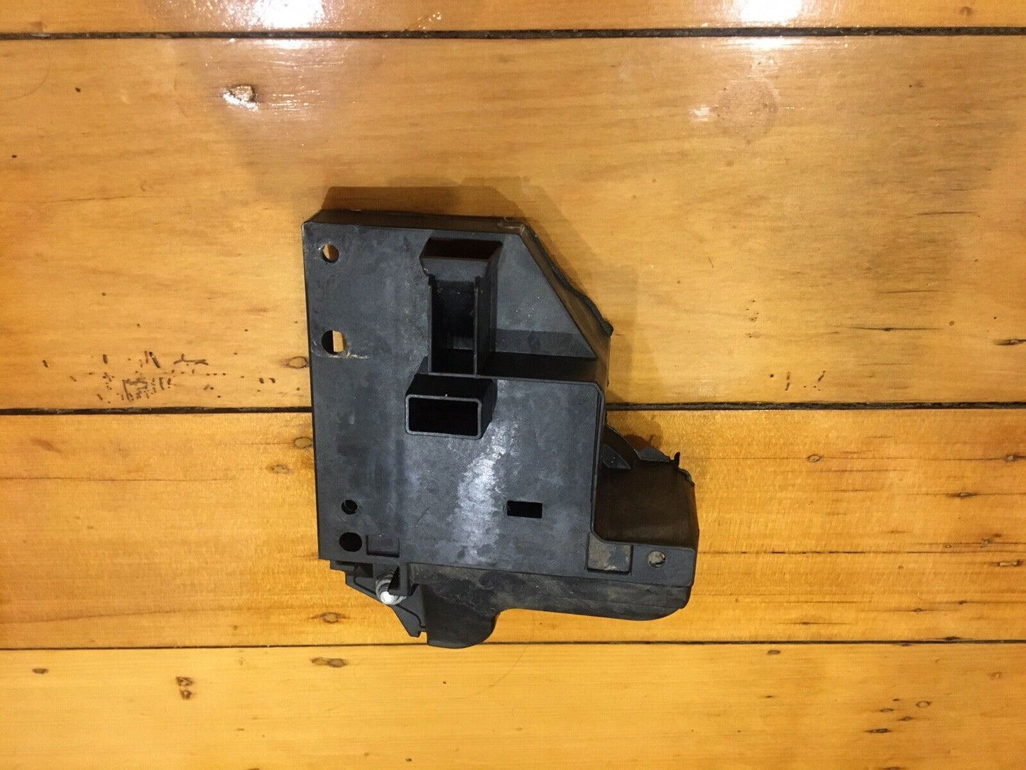 1458178 1447542 Westinghouse fridge freezer left hand side LHS lower hinge block FITS ALL WSE6070 WSE6100 WSE6970 WSE7000